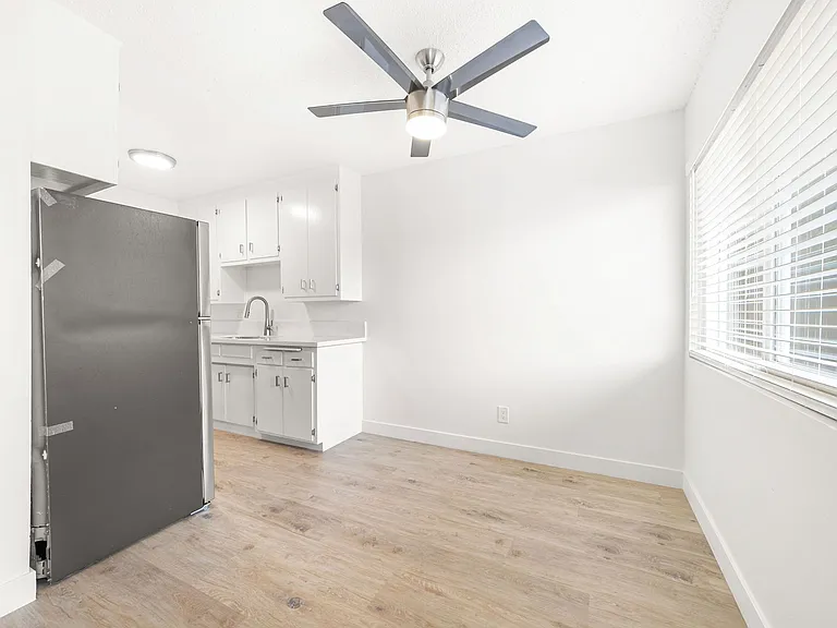 5330 Corteen Pl — Photo 10