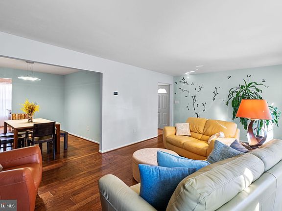 4th image of 12633 English Orchard Ct