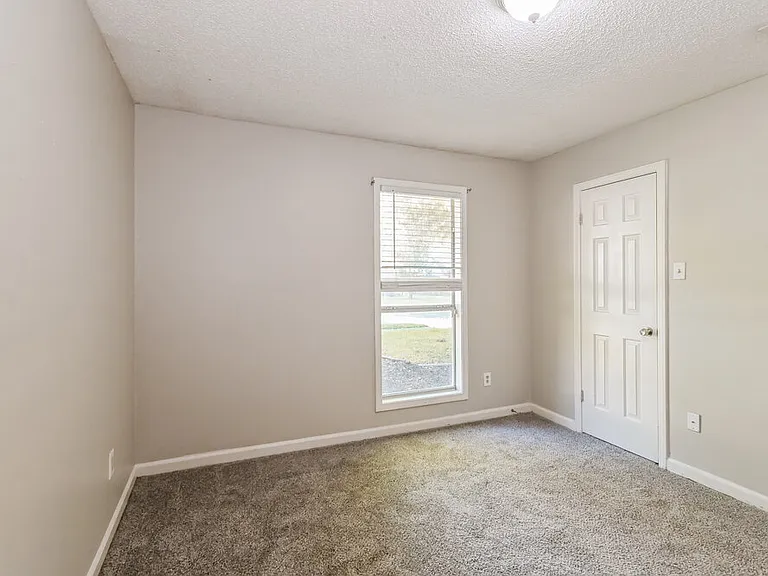 4864 Barkshire Dr — Photo 14