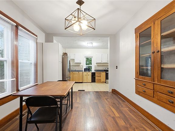 5th image of 225 N 2nd St