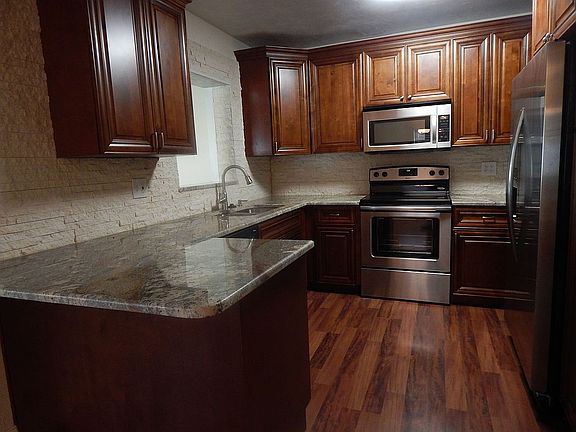 4th image of 1716 W Clifton St