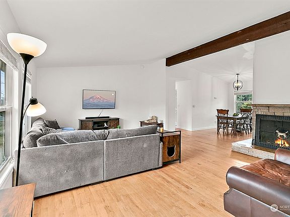 2nd image of 1343 N Wycoff Avenue