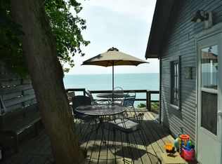 5537 Lakeshore Dr, Holland, MI 49424