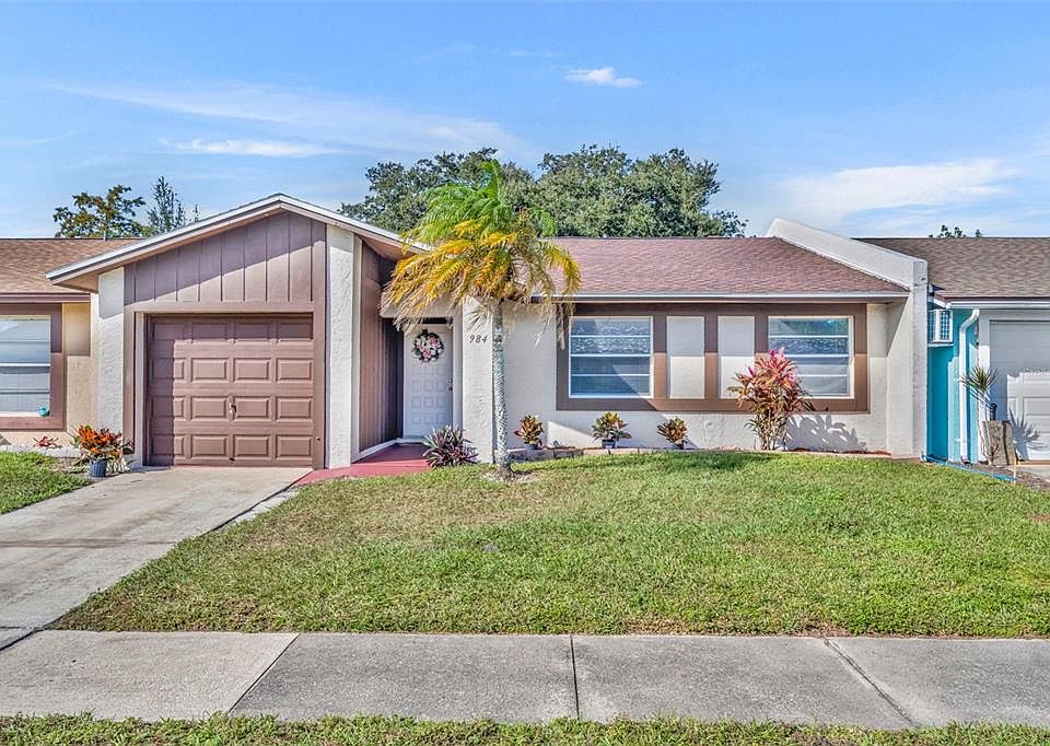 1st image of 984 ALICANTE AVENUE