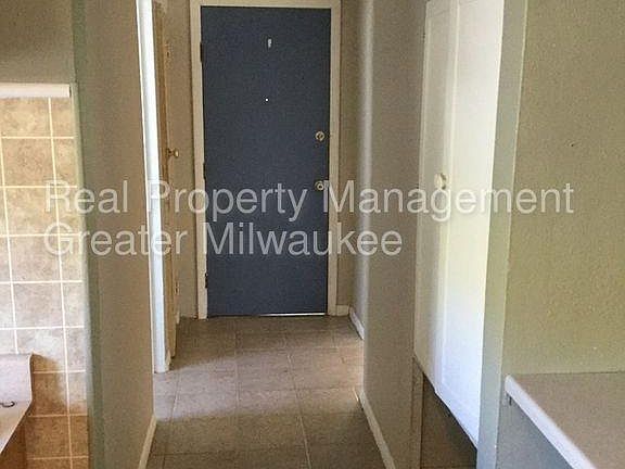 2nd image of 3008A N Oakland Ave