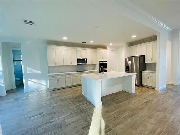 5th image of 6020 NW Winfield Dr