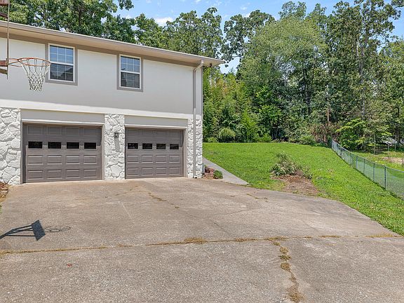 4th image of 4929 Willow Lawn Dr
