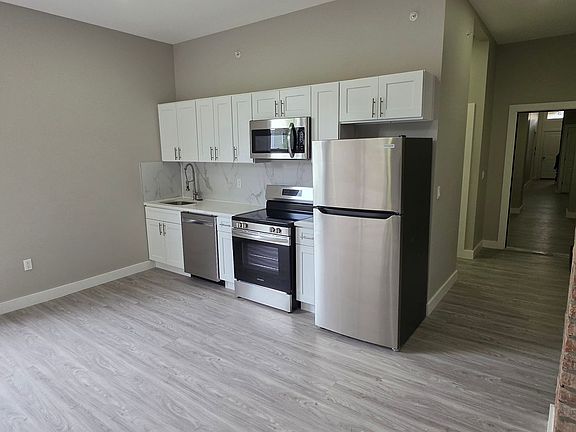 2nd image of 543 Clinton Ave APT 1