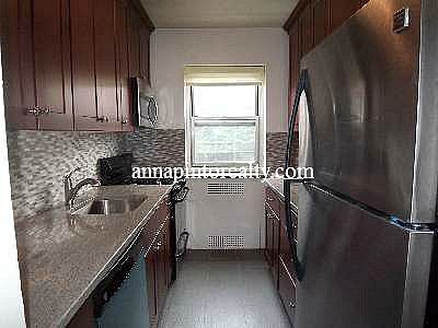 3rd image of 6911 Yellowstone Blvd APT B47