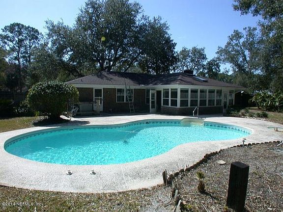 4th image of 1301 Lakewood Dr