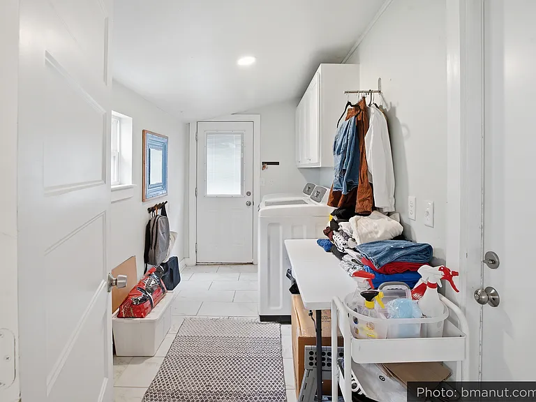 321 N Xenophon Ave — Photo 43