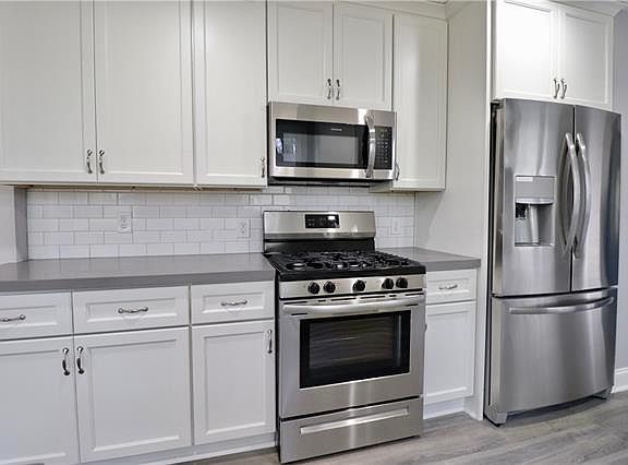 3rd image of 1004 Marian Ave