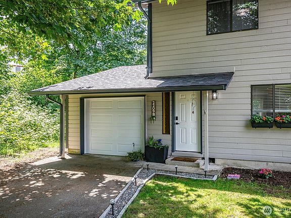 3rd image of 2209 McIver Court SW
