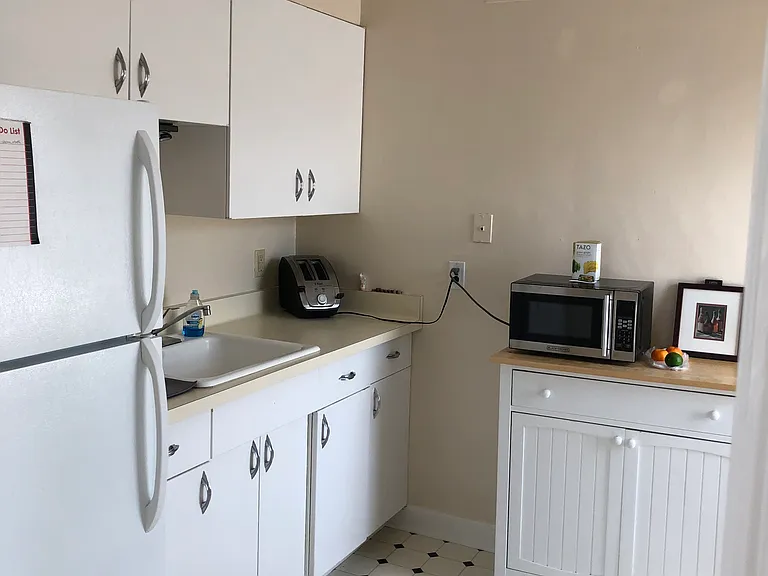 W67N690 Evergreen Blvd #4 — Photo 7