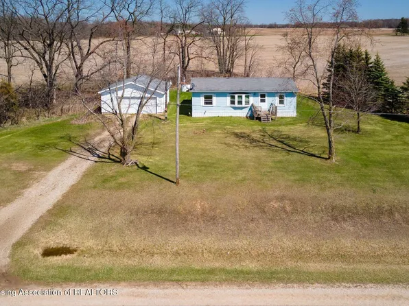 9750 N Clinton Trl, Mulliken, MI 48861