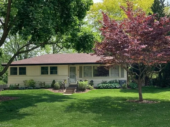 5 Mayfair Ave, Hamilton, ON L9H 3K5