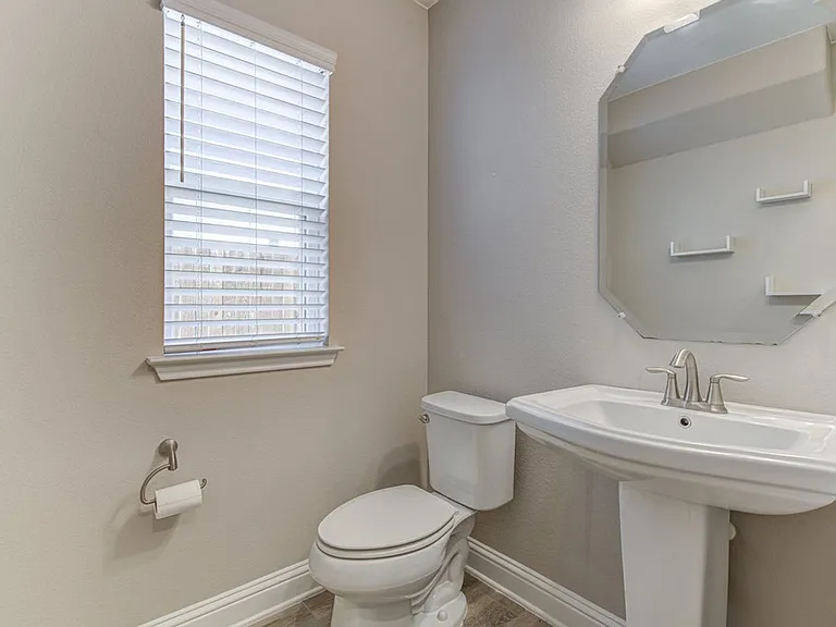 7012 Calpe Dr — Photo 21