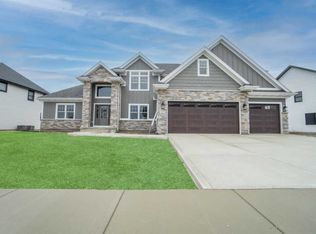 13380 Redbud Dr, Saint John, IN 46373