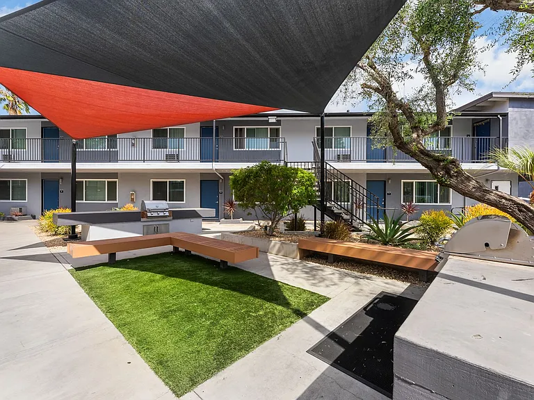 The Circle Apartments at Long Beach — Photo 30
