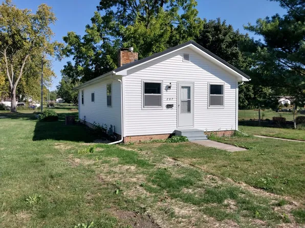 207 W Green St, Leroy, IL 61752