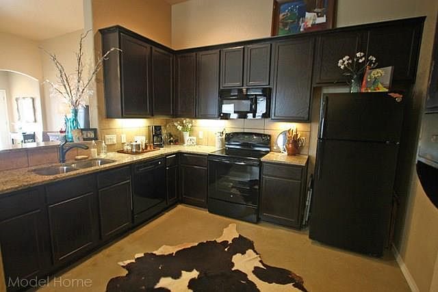 Model Home Kitchen, this property will have stainless applia