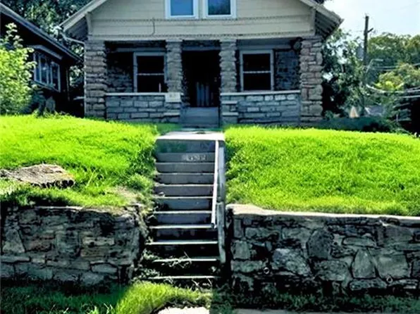 3631 Chestnut Ave, Kansas City, MO 64130