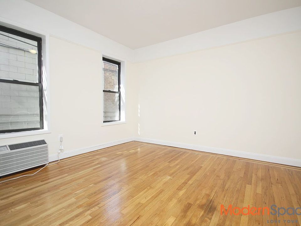 2nd image of 3226 41st St APT 1D