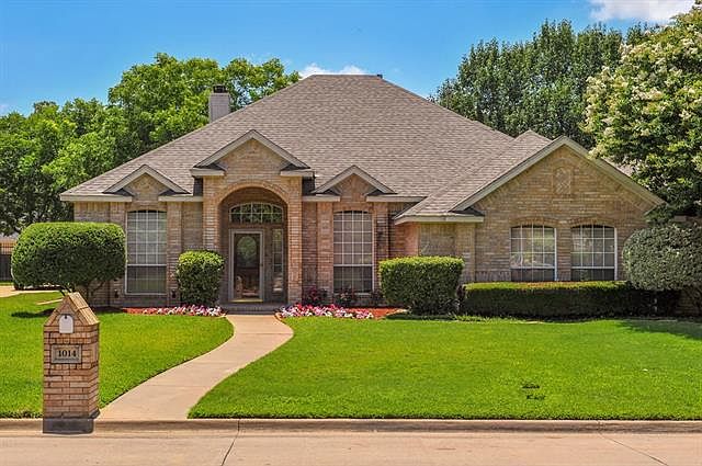 1st image of 1014 Brook Arbor Dr