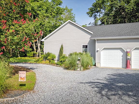 4th image of 20420 Chesapeake Dr