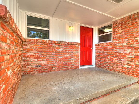 3rd image of 1804 NE 54th St
