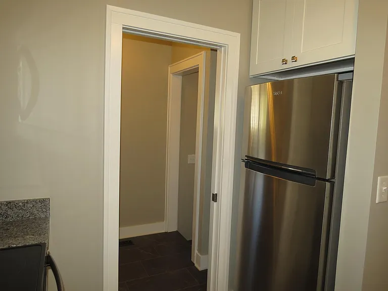 328 Sycamore St — Photo 18