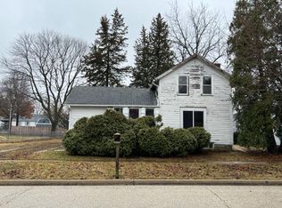 207 E Jefferson Ave, Hampshire, IL