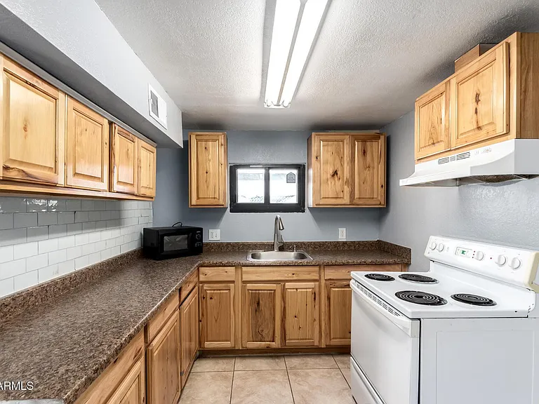 1920 W Tonto St #1 — Photo 12