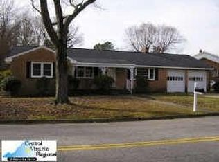 1018 Forest View Dr, Colonial Heights, VA 23834