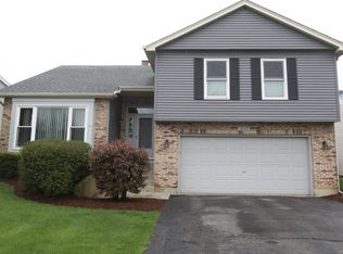 1043 Waterford Rd, Bartlett, IL 60103