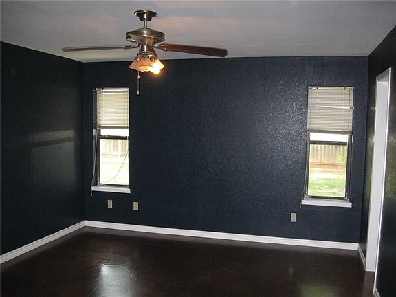 4th image of 4833 Pamela Dr