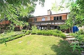 2nd image of 408 Sheridan Cir