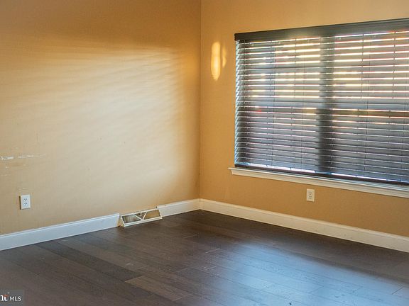 3rd image of 136 Redden Ln