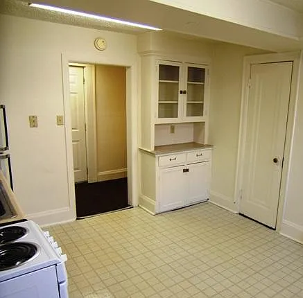 1550 E Broad St — Photo 9