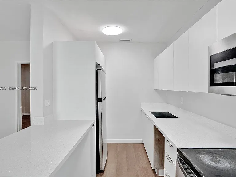 1280 NE 105th St #6 — Photo 5
