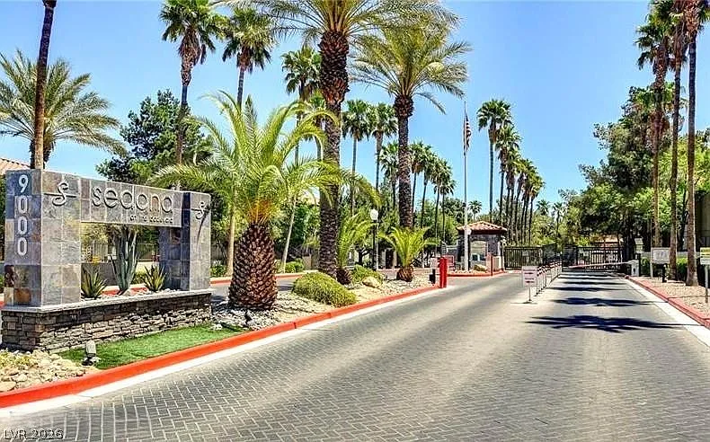 1 bed, 1.0 bath, 853 sqft, $1,425 — Photo 4