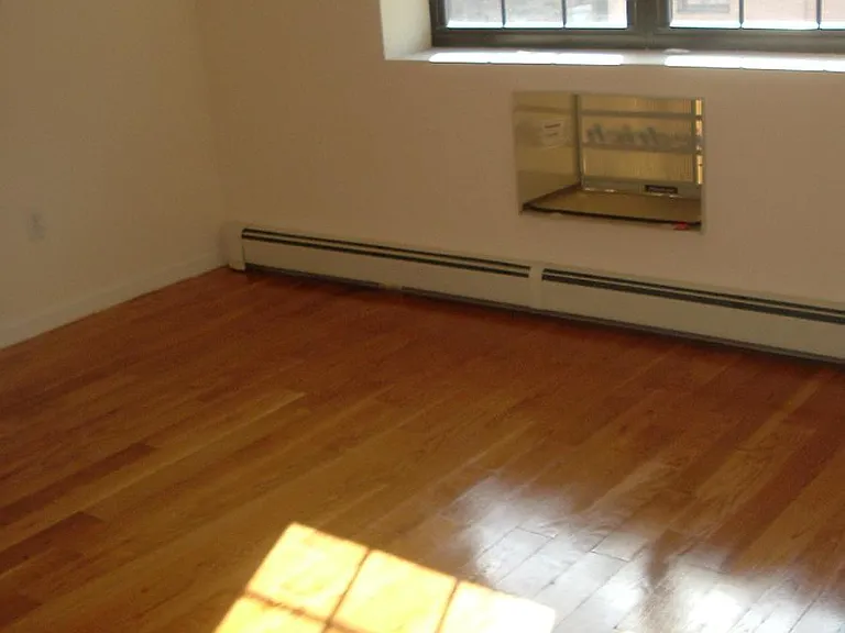 312 W Gun Hill Rd — Photo 7