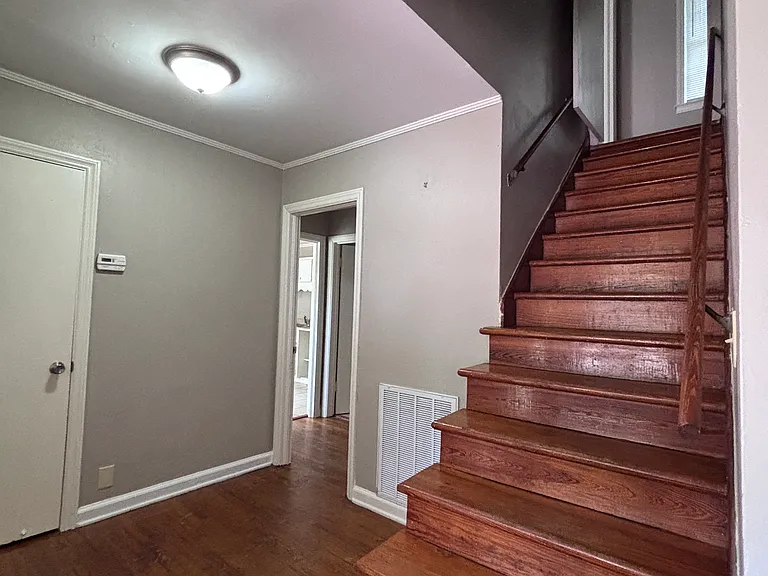 204 W 14th St #A — Photo 2