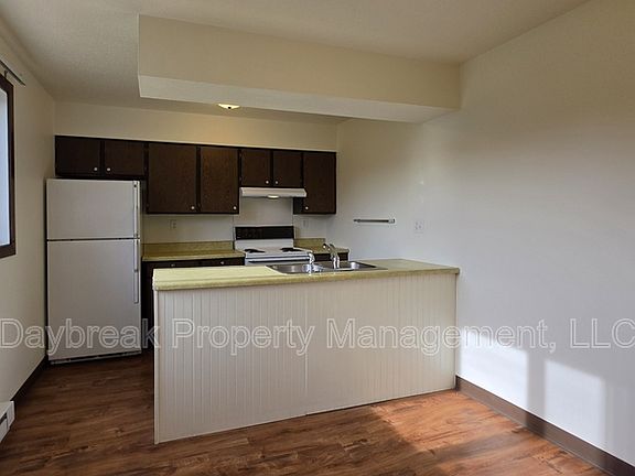 5th image of 41 8th Ave N #15
