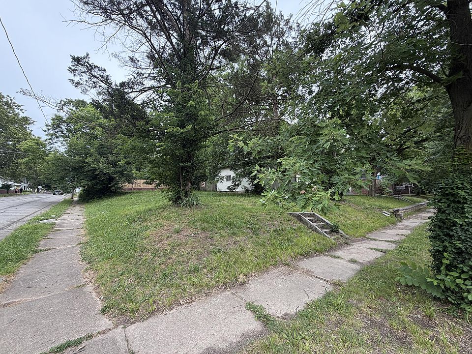 2nd image of 327 N Moffet Avenue