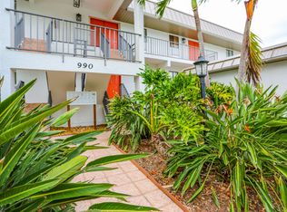 990 8th St S APT 1C, Naples, FL 34102