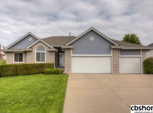 16010 Taylor St, Omaha, NE 68116