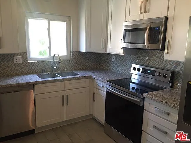 1128 Rexford Dr #3 — Photo 8