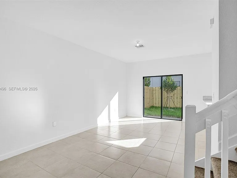 2542 SE 29th St #2542 — Photo 11