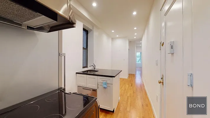 Rented by Bond New York | media 4